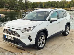 Vit Begagnad 2021 Toyota RAV4 Hybrid Executive SUV | 324 500 kr (Marknadspris)