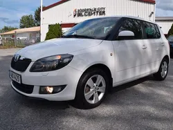 Vit Begagnad 2014 Skoda Fabia Ambiente Halvkombi | 99 900 kr (Marknadspris)