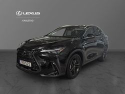 Svart Begagnad 2025 Lexus NX450h+ Executive Line SUV | 639 900 kr (Marknadspris)