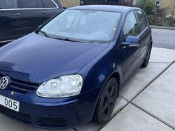 Blå Begagnad 2008 VW Golf VI Trendline Halvkombi | 35 000 kr (Lite dyr)