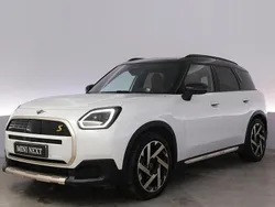 Vit Begagnad 2024 Mini Countryman SUV | 529 900 kr