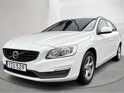 Vit Begagnad 2018 Volvo V60 Standard Kombi | 179 800 kr (Marknadspris)