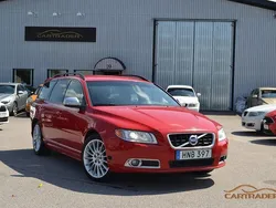 Röd Begagnad 2010 Volvo V70 R-Design Kombi | 99 900 kr (Marknadspris)