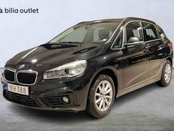Svart Begagnad 2017 BMW 218 Active Tourer Minibuss | 154 900 kr (Marknadspris)