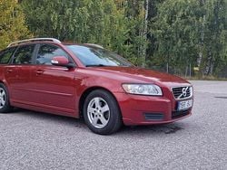 Röd Begagnad 2012 Volvo V50 Kinetic Kombi | 48 000 kr (Marknadspris)