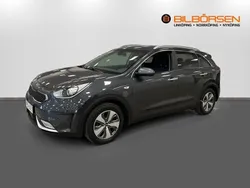 Grå Begagnad 2017 Kia Niro Advance SUV | 139 900 kr (Marknadspris)