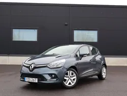 Grå Begagnad 2017 Renault Clio IV Expression Halvkombi | 99 900 kr (Marknadspris)