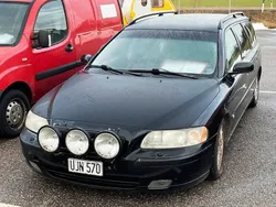 Svart Begagnad 2003 Volvo V70 Kombi | 29 000 kr