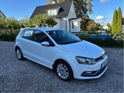 Vit Begagnad 2017 VW Polo Halvkombi | 90 000 kr (Marknadspris)