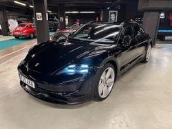Svart Begagnad 2021 Porsche Taycan Turbo Cross Turismo Sedan | 1 075 000 kr