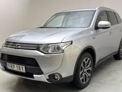 Silver Begagnad 2015 Mitsubishi Outlander P-HEV SUV | 140 000 kr (Bra pris)