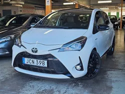 Vit Begagnad 2020 Toyota Yaris Hybrid Sport Halvkombi | 159 999 kr (Superpris)