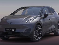 Grå Ny 2025 Lynk & Co 02 SUV | 474 995 kr (Marknadspris)