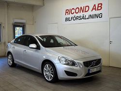 Ljusgrå Begagnad 2011 Volvo S60 Sedan | 69 900 kr (Marknadspris)