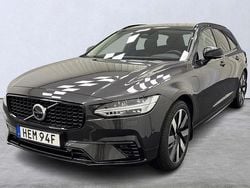 Grå Begagnad 2024 Volvo V90 Plus Kombi | 499 900 kr (Marknadspris)