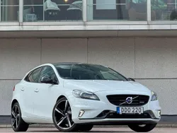 Vit Begagnad 2014 Volvo V40 R-Design Kombi | 134 900 kr (Lite dyr)
