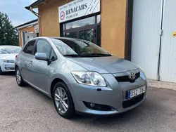 Grå Begagnad 2008 Toyota Auris Halvkombi | 54 900 kr (Marknadspris)