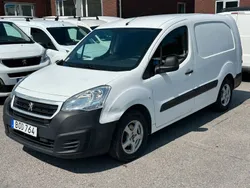 Vit Begagnad 2018 Peugeot Partner Minibuss | 79 000 kr (Bra pris)