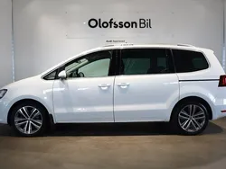 Vit Begagnad 2022 VW Sharan Minibuss | 359 000 kr (Marknadspris)