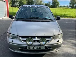 Brun Begagnad 2000 Chrysler Grand Voyager Minibuss | 20 000 kr