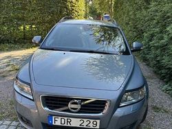 Blå Begagnad 2011 Volvo V50 Momentum Kombi | 65 000 kr (Marknadspris)