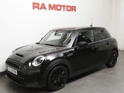 Svart Begagnad 2021 Mini Cooper S Halvkombi | 289 900 kr (Marknadspris)