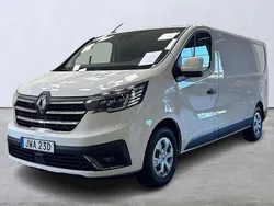 Vit Begagnad 2023 Renault Trafic Van | 339 900 kr (Marknadspris)