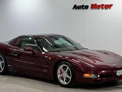 Mörkröd Begagnad 2003 Chevrolet Corvette Sportkupé | 239 900 kr (Marknadspris)