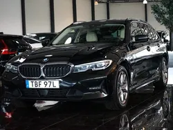 Svart Begagnad 2020 BMW 330e Sport Line Kombi | 234 500 kr (Bra pris)