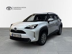 Vit Begagnad 2024 Toyota Yaris Hybrid Active SUV | 274 900 kr (Dyr)
