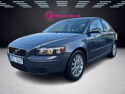 Grå Begagnad 2004 Volvo S40 Sedan | 38 900 kr (Lite dyr)