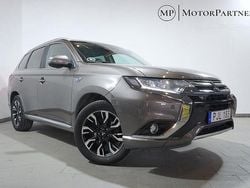 Brun Begagnad 2017 Mitsubishi Outlander P-HEV SUV | 149 900 kr (Bra pris)