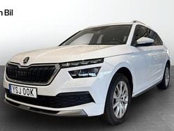 Vit Begagnad 2022 Skoda Kamiq Style SUV | 229 900 kr (Marknadspris)