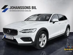 Vit Begagnad 2021 Volvo V60 CC Kombi | 329 900 kr (Marknadspris)