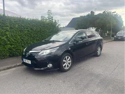 Svart Begagnad 2015 Toyota Avensis Multidrive S Kombi | 143 000 kr (Marknadspris)