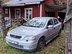 Grå Begagnad 2000 Opel Astra Halvkombi | 7 500 kr