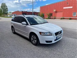Vit Begagnad 2010 Volvo V50 Kombi | 45 000 kr (Marknadspris)