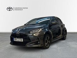 Mörkgrå (grå) Begagnad 2024 Toyota Yaris Hybrid Active Halvkombi | 279 900 kr (Dyr)