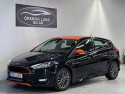 Svart Begagnad 2017 Ford Focus ST-Line Halvkombi | 99 900 kr (Marknadspris)