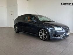 Grå Begagnad 2006 Ford Focus ST Halvkombi | 49 900 kr (Bra pris)
