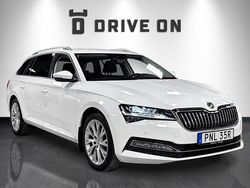 Vit Begagnad 2020 Skoda Superb Kombi | 279 900 kr (Superpris)