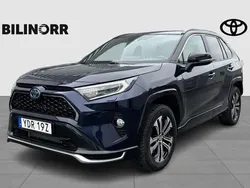 Blå Begagnad 2021 Toyota RAV4 Hybrid SUV | 419 500 kr (Dyr)