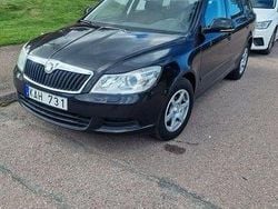 Svart Begagnad 2010 Skoda Octavia Ambiente Kombi | 29 900 kr (Dyr)