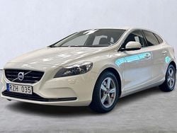 Vit Begagnad 2013 Volvo V40 Momentum Kombi | 139 900 kr (Marknadspris)