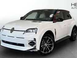 Vit (white) Ny 2025 Renault R5 Iconic Halvkombi | 435 600 kr