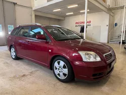 Röd Begagnad 2005 Toyota Avensis Kombi | 29 900 kr (Lite dyr)