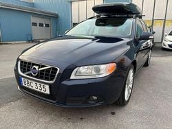 Blå (blå metallic) Begagnad 2011 Volvo V70 Momentum Kombi | 109 800 kr (Marknadspris)