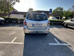 Silver Begagnad 2004 Toyota Corolla Verso Minibuss | 41 000 kr (Marknadspris)