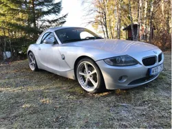 Grå Begagnad 2005 BMW Z4 Cab | 89 000 kr (Lite dyr)