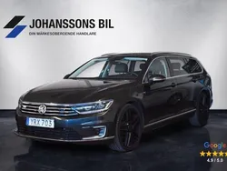 Mörkgrå (grå) Begagnad 2017 VW Passat GTE Kombi | 189 900 kr (Marknadspris)
